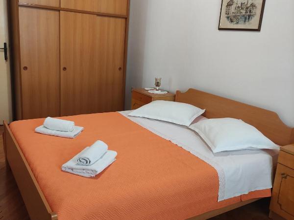 Villa Radić : photo 6 de la chambre chambre triple avec salle de bains privative