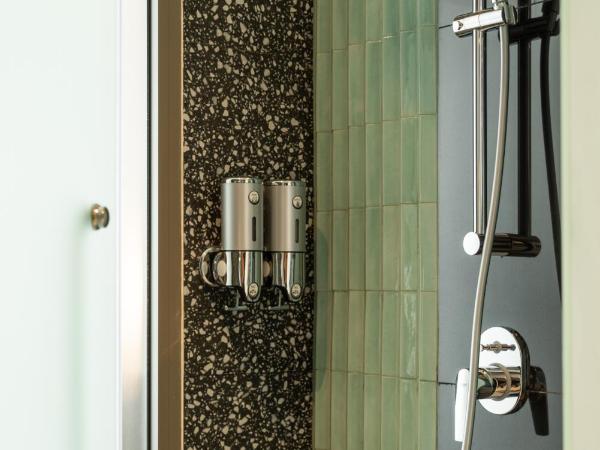 Seekers Finders Rama IV Hotel SureStay Collection by BW : photo 6 de la chambre chambre lit king-size supérieure