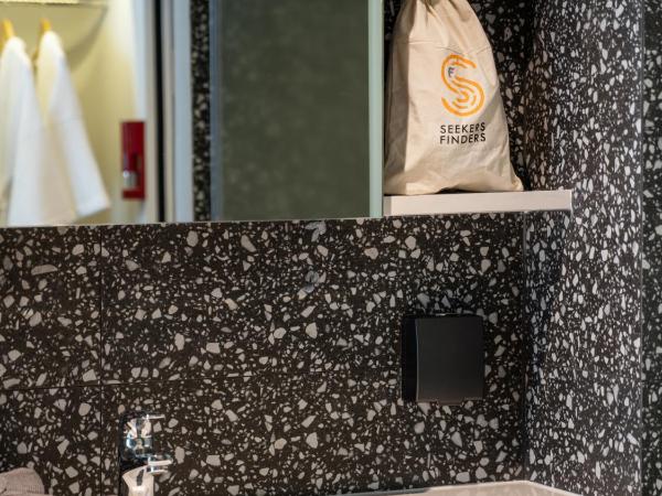 Seekers Finders Rama IV Hotel SureStay Collection by BW : photo 5 de la chambre chambre lit king-size supérieure