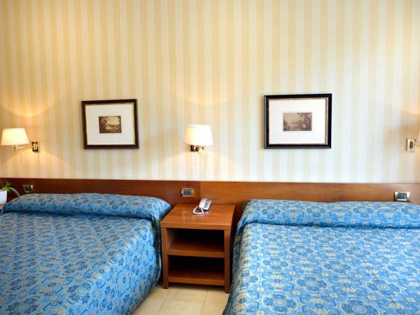 Hotel Ghironi : photo 1 de la chambre chambre quadruple