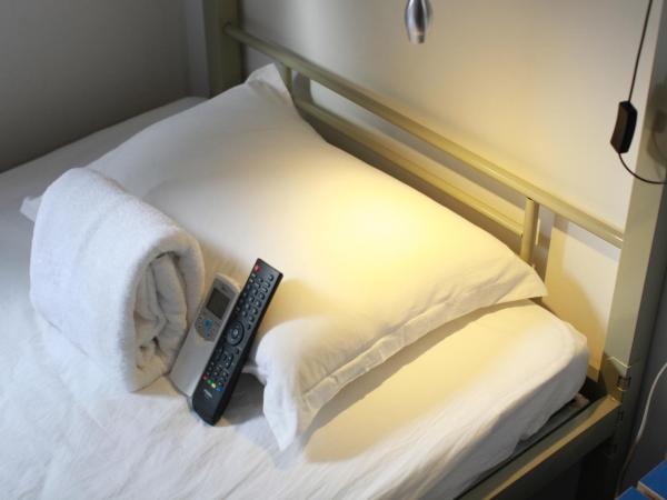 Hop Inn : photo 2 de la chambre chambre quadruple Économique