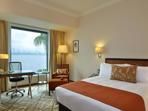 Hotel Marine Plaza : photo 2 de la chambre sea facing room – 1 double bed