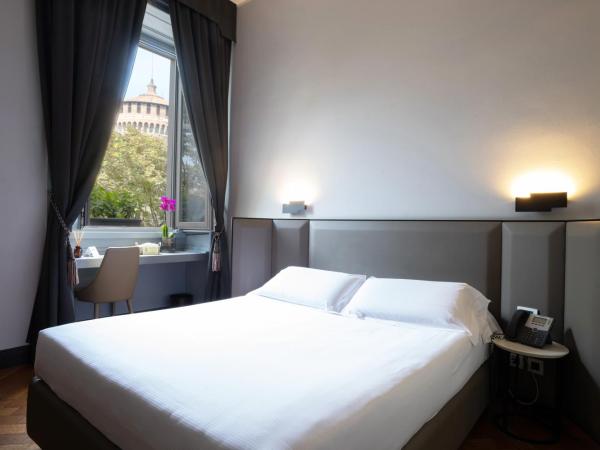 Castello Guest House Milano : photo 2 de la chambre chambre double deluxe avec vue sur château