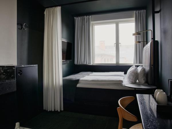 Hotel Danmark : photo 1 de la chambre petite chambre double