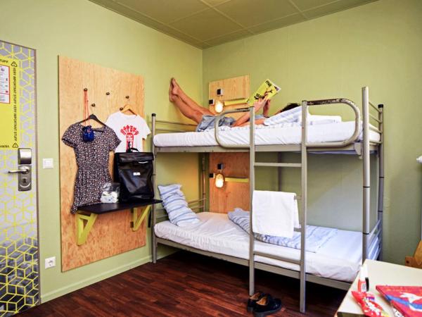 Amstel House Hostel : photo 7 de la chambre chambre lits jumeaux avec salle de bains commune