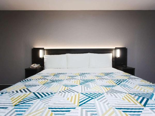 Studio 6 Houston TX Medical Center NRG Stadium : photo 4 de la chambre chambre lit king-size - accessible aux personnes à mobilité réduite - non-fumeurs