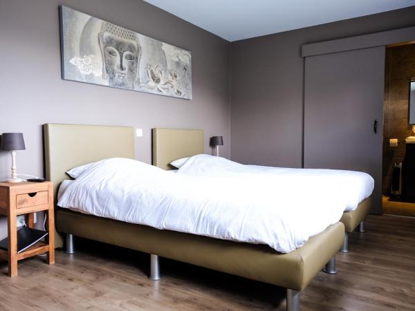 Bed and breakfast Mentari : photo 6 de la chambre chambre double supérieure avec salle de bains privative