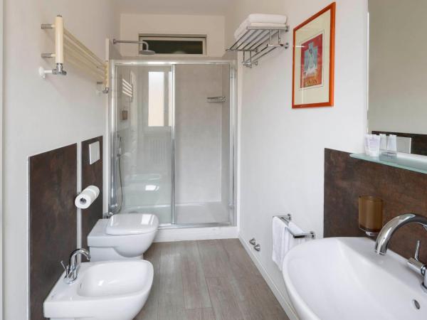 Casa Rovai Guest House : photo 5 de la chambre chambre double ou lits jumeaux avec salle de bains privative