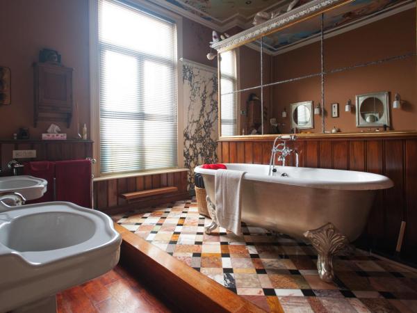 B&B De Lachende Engel : photo 3 de la chambre chambre double avec salle de bains privative