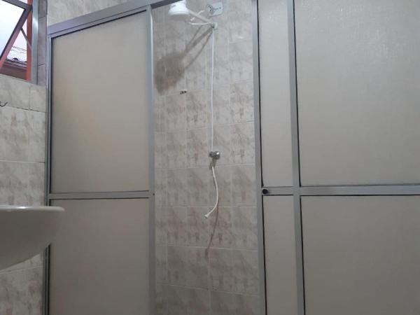 Apeninos Suites Basicas : photo 4 de la chambre chambre simple avec salle de bains privative