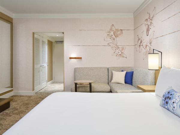 Prince Waikiki : photo 2 de la chambre hébergement lit king-size - port - côté océan