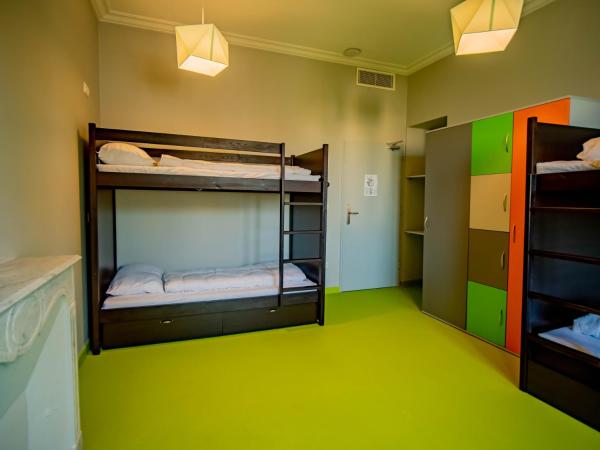 BANANA'S CAMP : photo 5 de la chambre lit dans dortoir mixte de 6 lits
