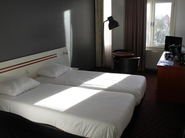 Fletcher Stadshotel Den Haag : photo 1 de la chambre chambre double ou lits jumeaux standard