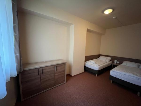 Centrooms Eger : photo 6 de la chambre chambre familiale standard