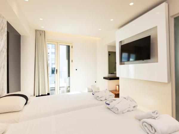 Kahlua Sea View Suites : photo 3 de la chambre suite junior - vue latérale sur mer