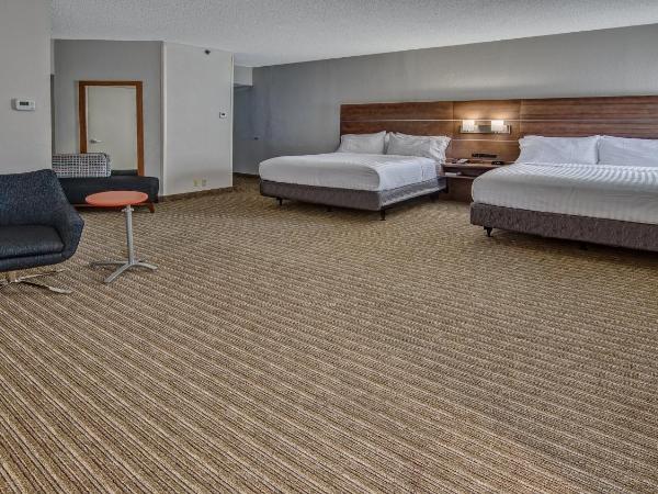 Holiday Inn Express Memphis Medical Center - Midtown, an IHG Hotel : photo 2 de la chambre chambre avec 2 lits queen-size - baignoire accessible aux personnes à mobilité réduite - non-fumeurs