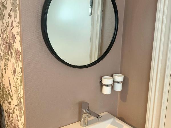 Lilla Brunn : photo 3 de la chambre chambre lit king-size standard avec salle de bains commune