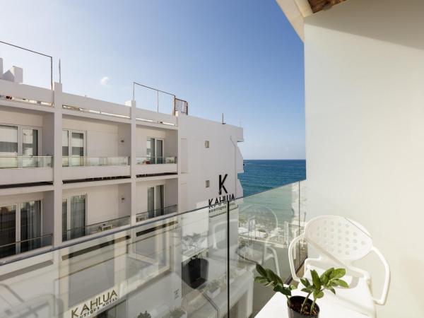 Kahlua Sea View Suites : photo 4 de la chambre suite junior - vue latérale sur mer