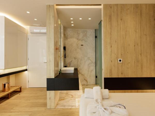 Kahlua Sea View Suites : photo 10 de la chambre suite junior - vue latérale sur mer