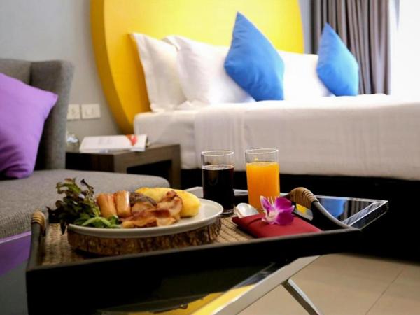 FuramaXclusive Sukhumvit : photo 6 de la chambre chambre double ou lits jumeaux premier