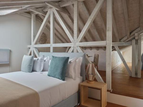 Look Living, Lisbon Design Apartments : photo 3 de la chambre loft avec balcon