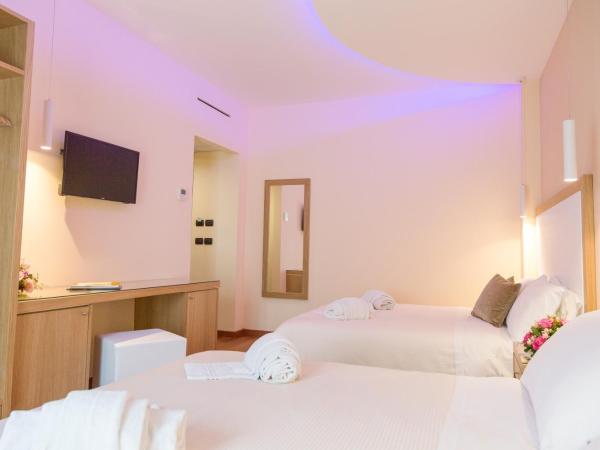 Hotel Villa Esperia : photo 9 de la chambre chambre quadruple supérieure 