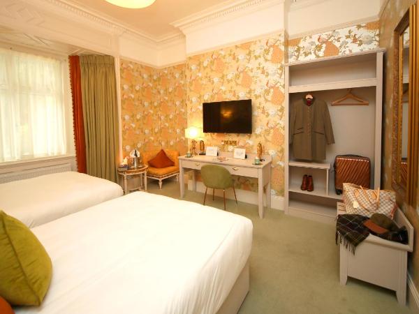 Kilronan House : photo 10 de la chambre chambre familiale avec salle de bains privative (2 adultes + 2 enfants)