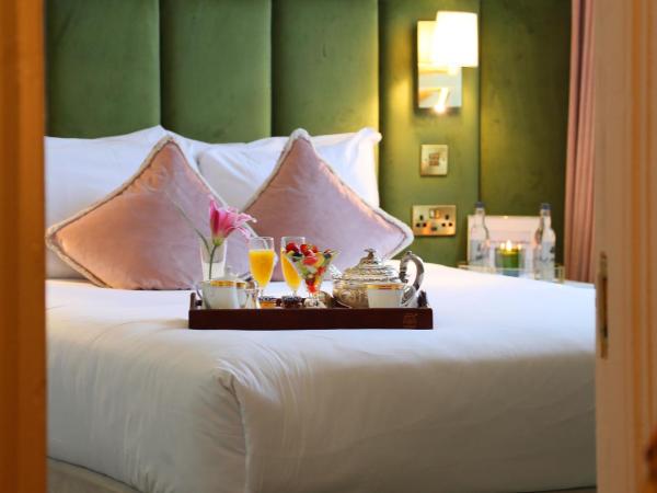 Kilronan House : photo 2 de la chambre chambre double avec salle de bains privative