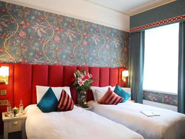 Kilronan House : photo 2 de la chambre chambre double ou lits jumeaux avec salle de bains privative