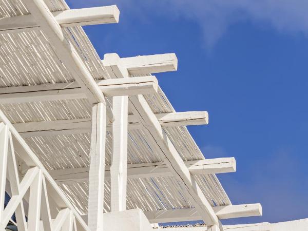 Loizos Stylish Residences : photo 5 de la chambre chambre lune de miel avec bain à remous