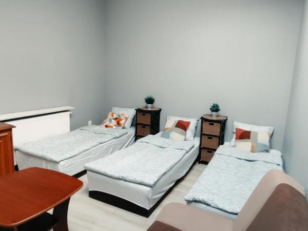 Tanie spanie przy Malcie - Zameldowanie bezobsługowe - : photo 4 de la chambre chambre familiale avec salle de bains commune