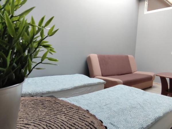 Tanie spanie przy Malcie - Zameldowanie bezobsługowe - : photo 5 de la chambre chambre familiale avec salle de bains commune