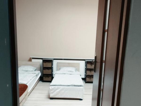 Tanie spanie przy Malcie - Zameldowanie bezobsługowe - : photo 6 de la chambre chambre familiale avec salle de bains commune