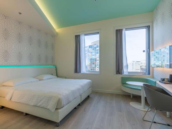 Park Inn by Radisson Amsterdam City West : photo 1 de la chambre chambre supérieure