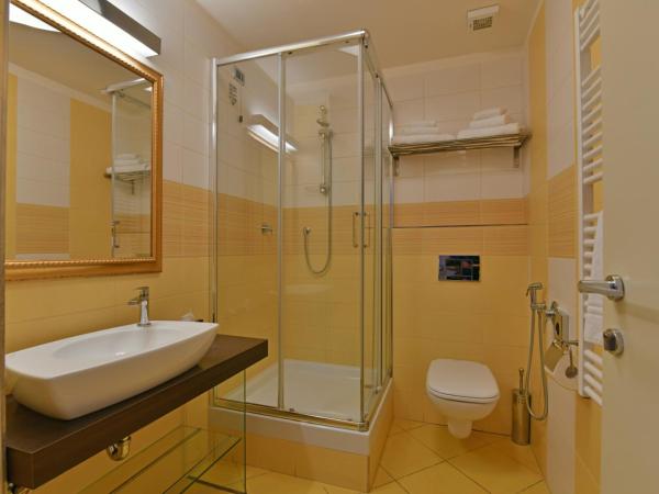 Hotel Le Chevalier : photo 6 de la chambre chambre lits jumeaux Économique