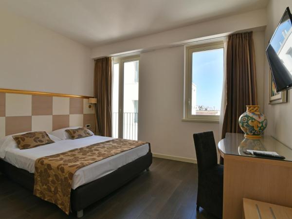 Hotel Le Chevalier : photo 4 de la chambre chambre double avec balcon