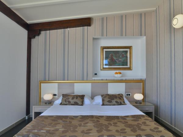 Hotel Le Chevalier : photo 3 de la chambre suite avec terrasse 