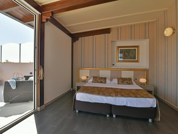 Hotel Le Chevalier : photo 2 de la chambre suite avec terrasse 