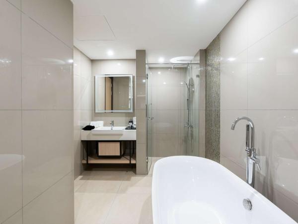 Best Western Nada Don Mueang Airport hotel : photo 5 de la chambre two-bedroom suite with one queen bed and twin beds - non-smoking