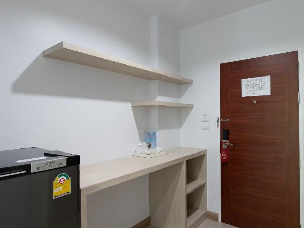 Green Hotel Phuket : photo 1 de la chambre chambre double deluxe avec balcon