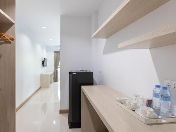 Green Hotel Phuket : photo 7 de la chambre chambre double deluxe avec balcon