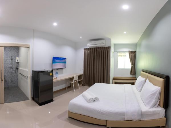 Green Hotel Phuket : photo 6 de la chambre chambre familiale adaptée aux personnes à mobilité réduite