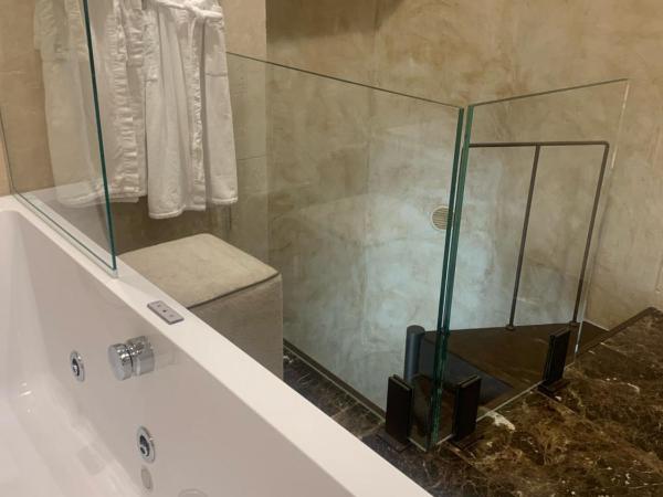 Donati Luxury Tower Suites : photo 1 de la chambre lorenzo il magnifico - deluxe suite duomo view with spa bath