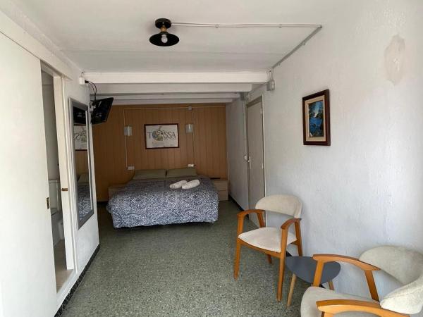 P&R hostals Maria Rosa : photo 6 de la chambre chambre double avec balcon