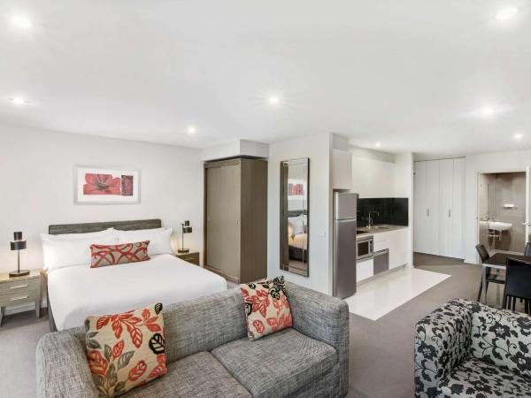 Adina Serviced Apartments Canberra Dickson : photo 6 de la chambre studio premier