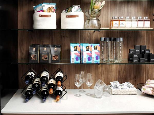 A by Adina Canberra : photo 3 de la chambre appartement 1 chambre avec forfait destination a - petit-déjeuner à la carte, collations, crédit de 25 $ au minibar inclus