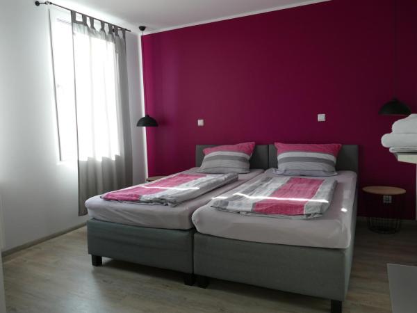 Pension Sölde : photo 4 de la chambre chambre lits jumeaux standard avec salle de bains commune