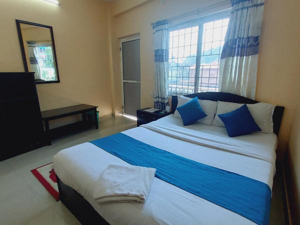 Golden Lake : photo 10 de la chambre chambre lit king-size - vue sur lac