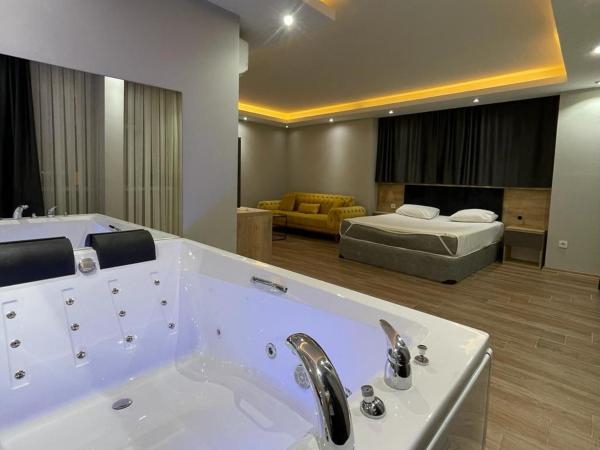 Asem pansiyon : photo 3 de la chambre chambre double avec baignoire spa
