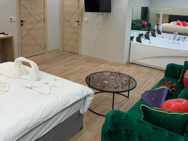 Asem pansiyon : photo 1 de la chambre chambre double avec baignoire spa